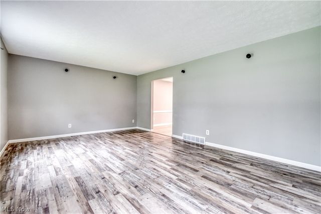 8242 Starburst Road, Mentor, OH 44060