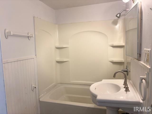 805 W Harvard Avenue, Muncie, IN 47304