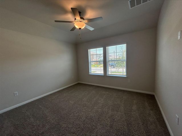 125 Zinnia LN, Hutto, TX 78634