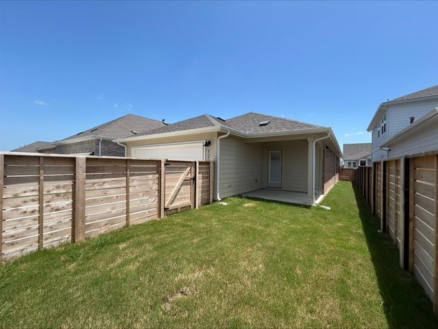 125 Zinnia LN, Hutto, TX 78634