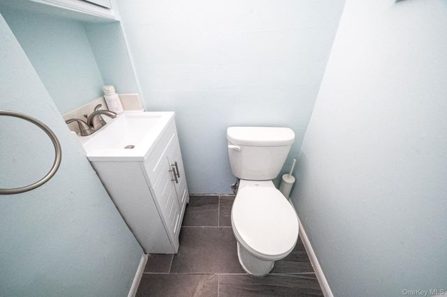 1 2nd Avenue, East Rockaway, NY 11518