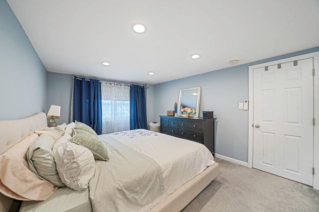 1 2nd Avenue, East Rockaway, NY 11518