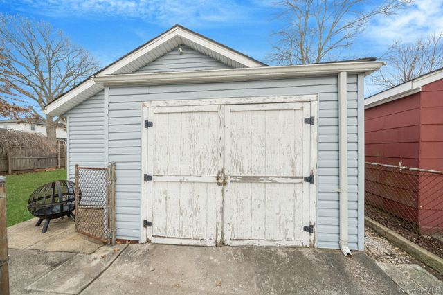 1 2nd Avenue, East Rockaway, NY 11518