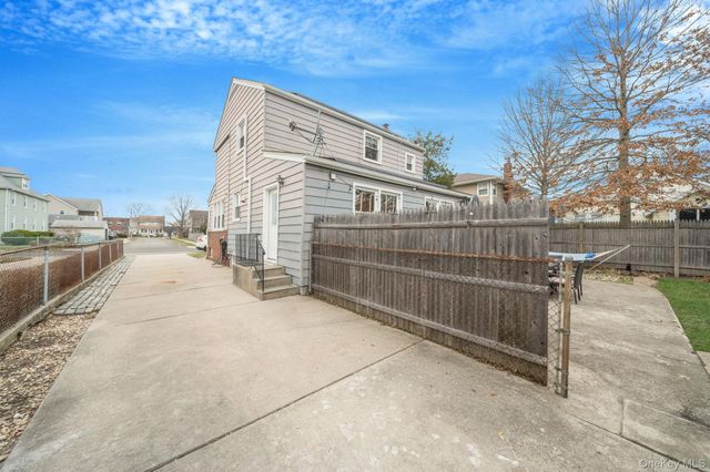 1 2nd Avenue, East Rockaway, NY 11518