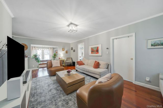 1 2nd Avenue, East Rockaway, NY 11518