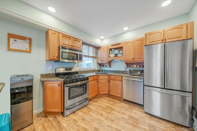 1 2nd Avenue, East Rockaway, NY 11518