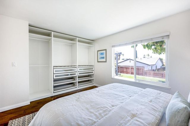 8933 Libra Dr, San Diego, CA 92126