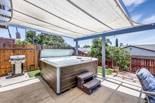 8933 Libra Dr, San Diego, CA 92126