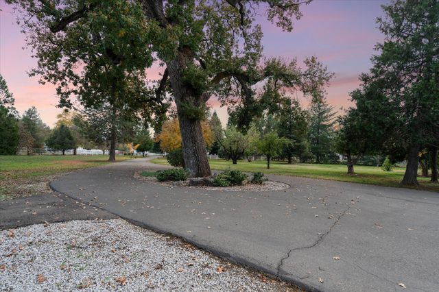 20766 Cattle Drive, Redding, CA 96003