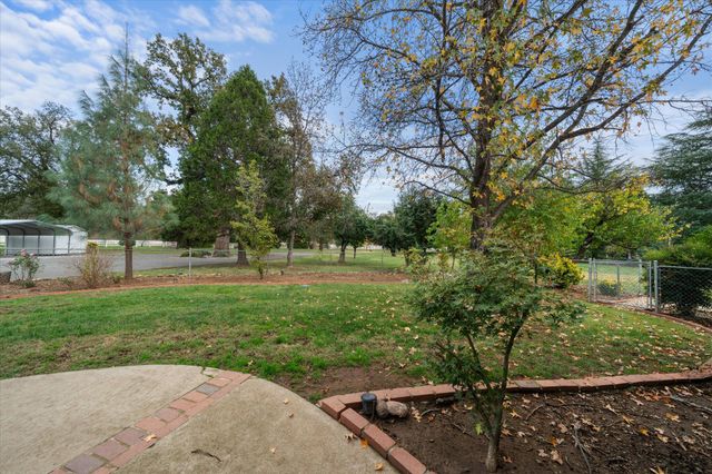 20766 Cattle Drive, Redding, CA 96003