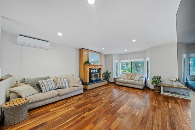 20766 Cattle Drive, Redding, CA 96003