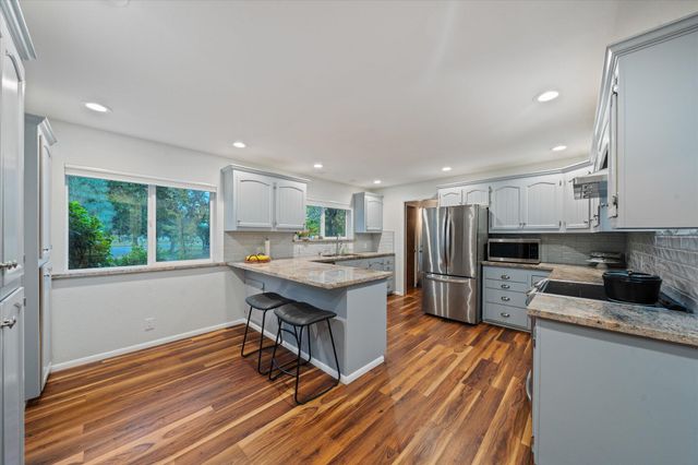 20766 Cattle Drive, Redding, CA 96003