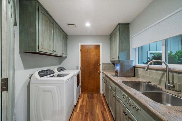 20766 Cattle Drive, Redding, CA 96003