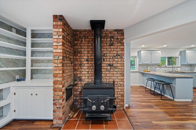 20766 Cattle Drive, Redding, CA 96003