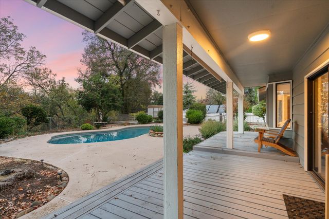 20766 Cattle Drive, Redding, CA 96003