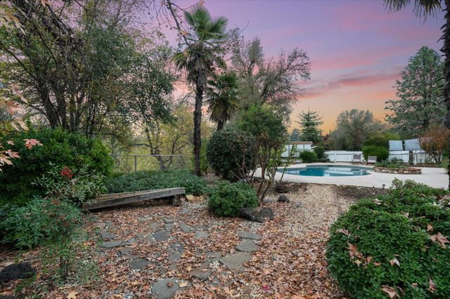 20766 Cattle Drive, Redding, CA 96003