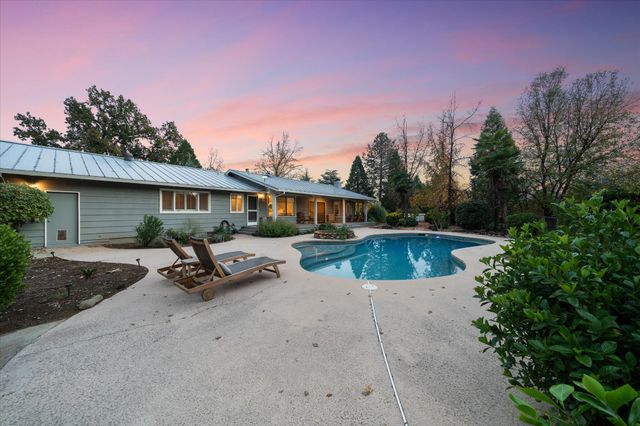 20766 Cattle Drive, Redding, CA 96003