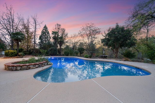 20766 Cattle Drive, Redding, CA 96003