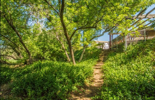 20766 Cattle Drive, Redding, CA 96003