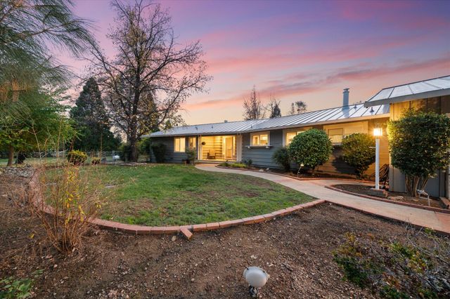 20766 Cattle Drive, Redding, CA 96003