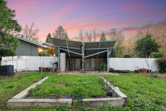 20766 Cattle Drive, Redding, CA 96003