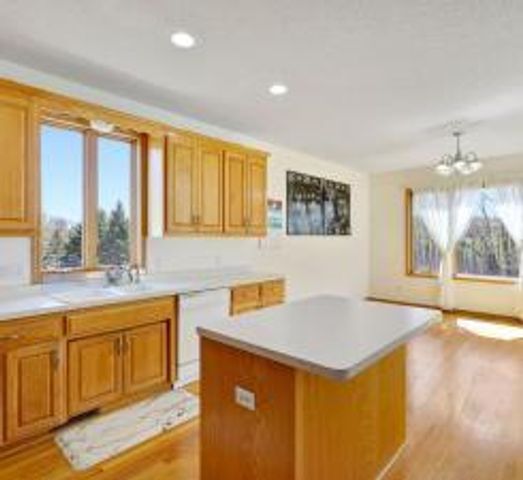 16187 Hawthorn Path, Lakeville, MN 55044