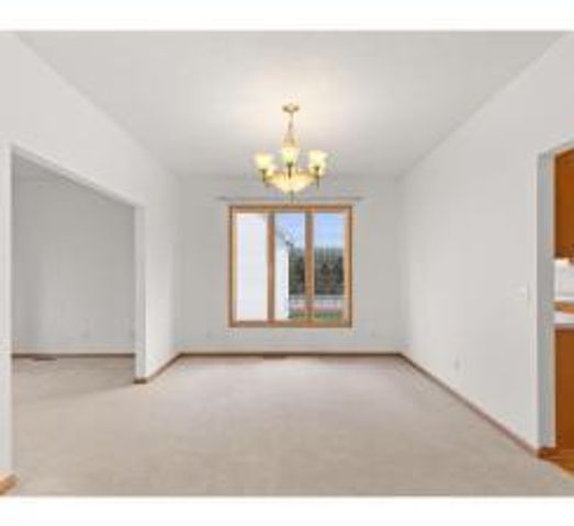 16187 Hawthorn Path, Lakeville, MN 55044