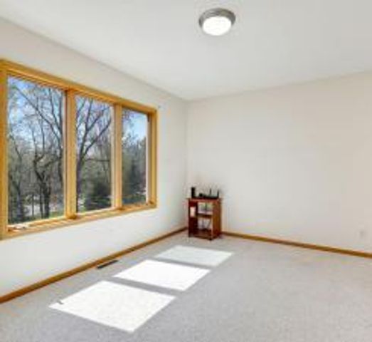 16187 Hawthorn Path, Lakeville, MN 55044