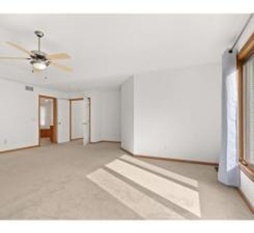 16187 Hawthorn Path, Lakeville, MN 55044