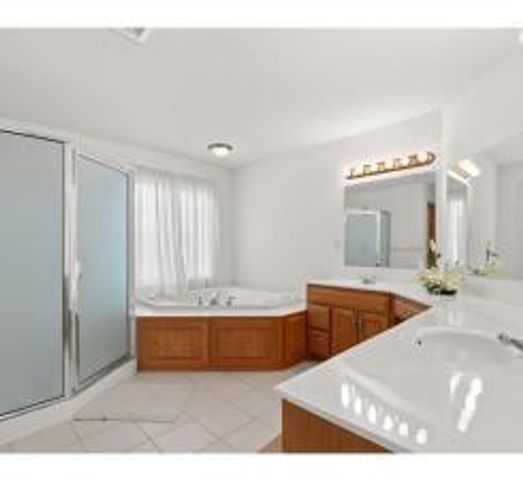 16187 Hawthorn Path, Lakeville, MN 55044