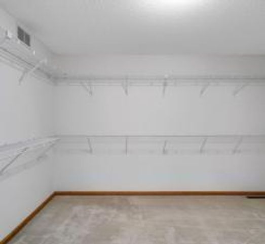 16187 Hawthorn Path, Lakeville, MN 55044