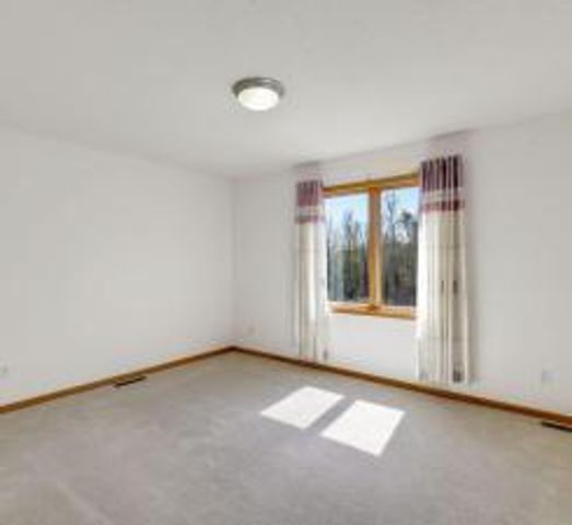 16187 Hawthorn Path, Lakeville, MN 55044