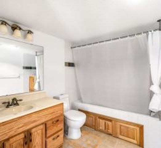 16187 Hawthorn Path, Lakeville, MN 55044