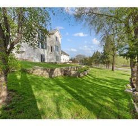 16187 Hawthorn Path, Lakeville, MN 55044