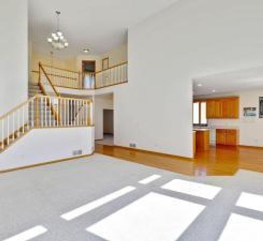 16187 Hawthorn Path, Lakeville, MN 55044