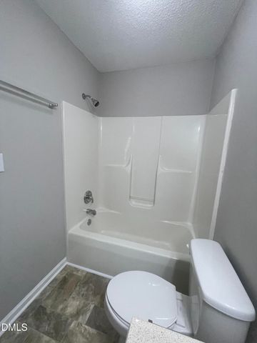 152 Rollingwood Drive, Dunn, NC 28334