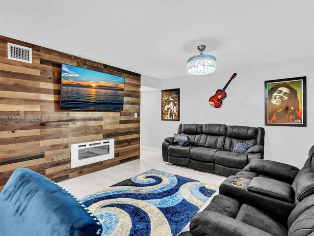 39 Ann Lee Ln 39, Tamarac, FL 33319