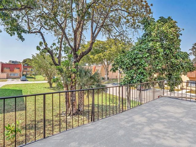 39 Ann Lee Ln 39, Tamarac, FL 33319