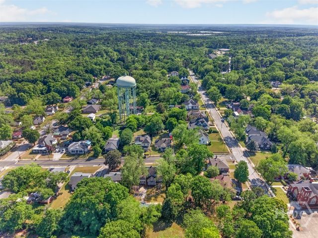 111 Edwards Street, Elberton, GA 30635