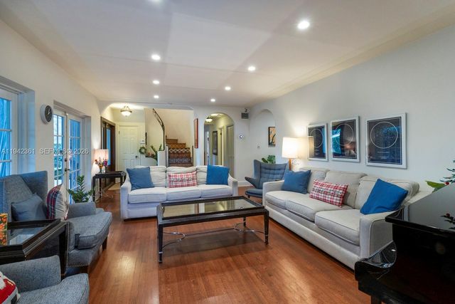 360 SW 28th Rd, Miami, FL 33129