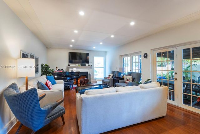 360 SW 28th Rd, Miami, FL 33129