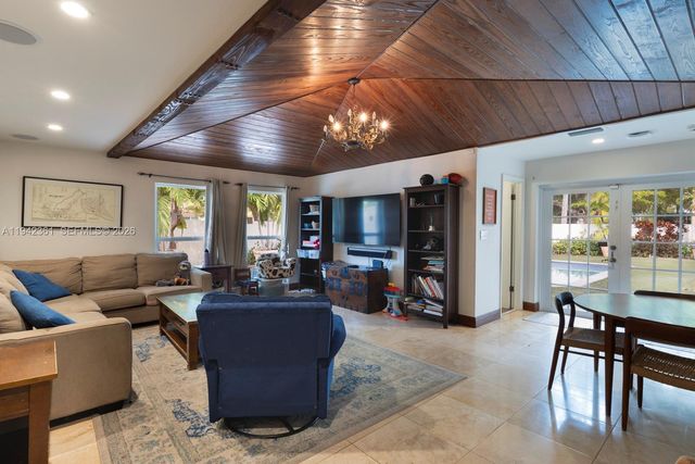 360 SW 28th Rd, Miami, FL 33129