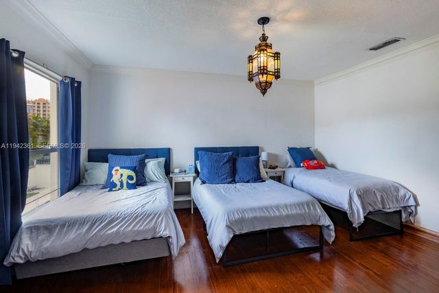 360 SW 28th Rd, Miami, FL 33129