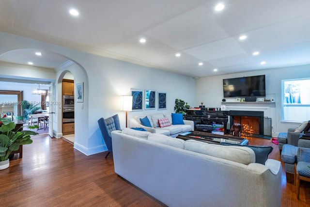 360 SW 28th Rd, Miami, FL 33129