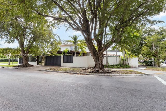 360 SW 28th Rd, Miami, FL 33129