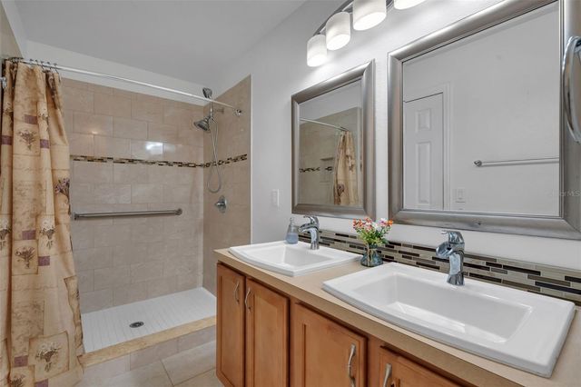 26 WINDROSE DRIVE, Orlando, FL 32824