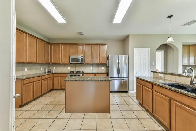 12206 Bell Creek Drive, Pearland, TX 77584
