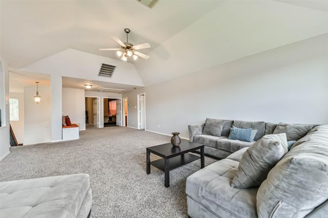 12206 Bell Creek Drive, Pearland, TX 77584
