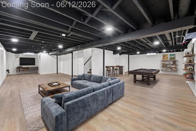 33190 Priehs Court, Sterling Heights, MI 48312
