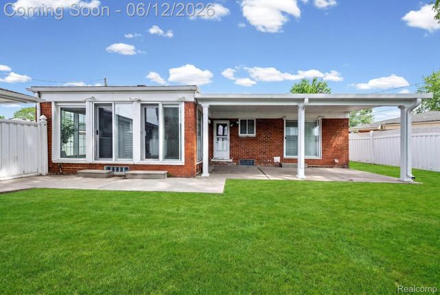 33190 Priehs Court, Sterling Heights, MI 48312